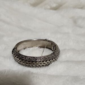 Vintage Elegant Silvertone Bangle Bracelet